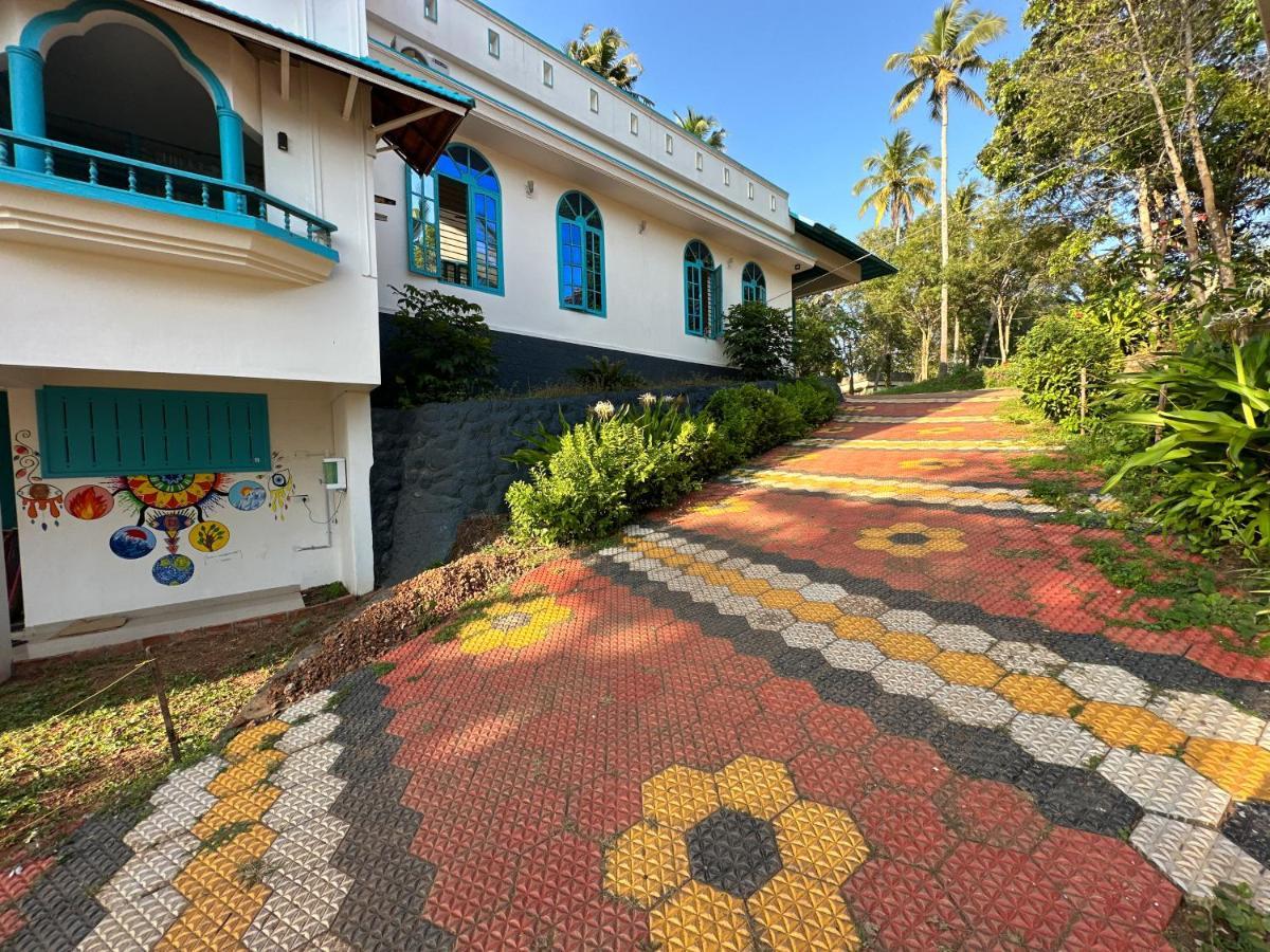 Soul Hostels, Varkala - Black Beach Екстериор снимка
